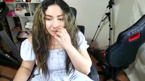 Snapshot of vellarossa chatting on 28, 4, 2026 Im VelaI will be Christmas and New Year with my family December 22 to January 13 I will miss you guys. online show from 28, 4, 2026