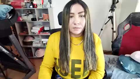 Snapshot of vellarossa chatting on 16, 5, 2026 Im VelaI will be Christmas and New Year with my family December 22 to January 13 I will miss you guys. online show from 16, 5, 2026
