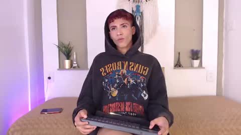 Snapshot of velvet_an chatting on 26, 6, 2026 An online show from 26, 6, 2026
