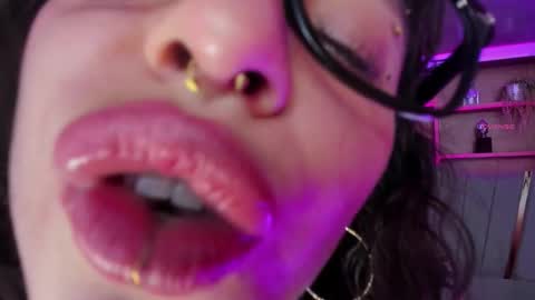 Isabella  online show from 21, 12, 2025