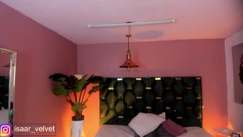 Snapshot of velvet_dreams_ chatting on 21, 4, 2026 Isabella online show from 21, 4, 2026