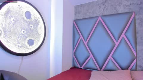 Snapshot of velvet_duo23 chatting on 11, 5, 2026 Stefany Y Diego online show from 11, 5, 2026