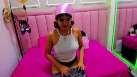 Snapshot of velvet_giirll chatting on 23, 6, 2026 velvet_giirll online show from 23, 6, 2026