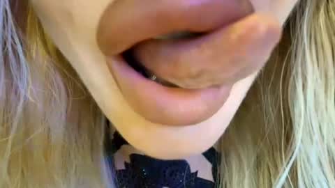 Snapshot of velvet_kissx chatting on 12, 5, 2026 Uma online show from 12, 5, 2026
