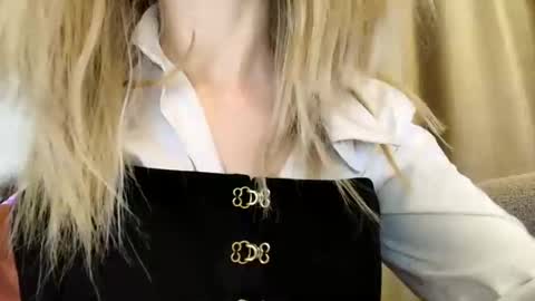 Snapshot of velvet_kissx chatting on 14, 5, 2026 Uma online show from 14, 5, 2026