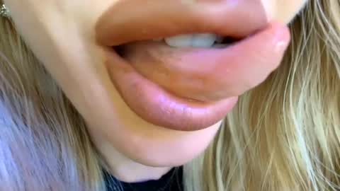 Snapshot of velvet_kissx chatting on 21, 6, 2026 Uma online show from 21, 6, 2026