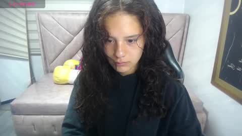 velvet_moon_v online show from 9, 9, 2025