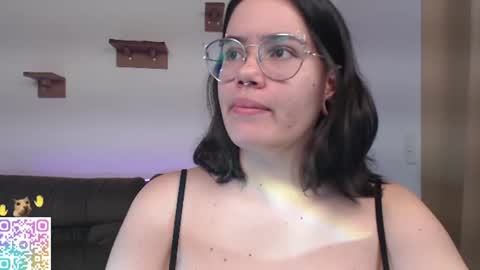 Snapshot of velvetcrystal chatting on 10, 6, 2026 Crystal PVT OPEN online show from 10, 6, 2026