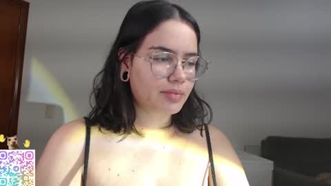 Snapshot of velvetcrystal chatting on 1, 7, 2026 Crystal PVT OPEN online show from 1, 7, 2026
