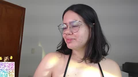 Snapshot of velvetcrystal chatting on 4, 7, 2026 Crystal PVT OPEN online show from 4, 7, 2026