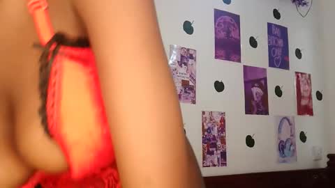 Snapshot of velvetdesiree chatting on 2, 6, 2026 velvetdesiree online show from 2, 6, 2026