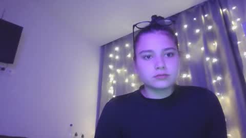 Snapshot of velveted_ivy chatting on 29, 10, 2025 velveted_ivy online show from 29, 10, 2025