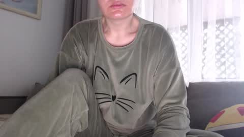 velvetmoon123 online show from 26, 11, 2025