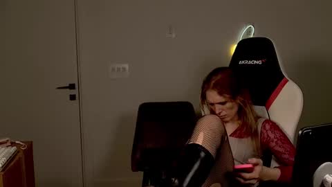 VelvetTGirl online show from 2, 3, 2026