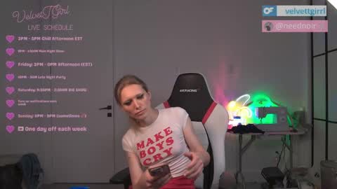 VelvetTGirl online show from 15, 4, 2026