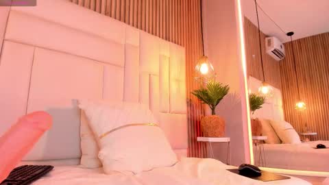 Snapshot of venezsofia chatting on 21, 11, 2025 venez sofia online show from 21, 11, 2025