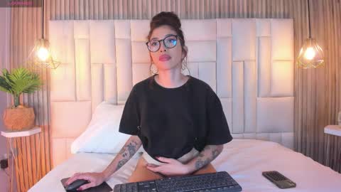 Snapshot of venezsofia chatting on 16, 12, 2025 venez sofia online show from 16, 12, 2025