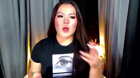 Snapshot of venus_colly chatting on 12, 4, 2026 I am Colly Your mystery girl online show from 12, 4, 2026