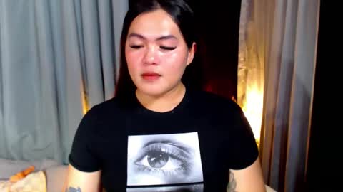 Snapshot of venus_colly chatting on 14, 4, 2026 I am Colly Your mystery girl online show from 14, 4, 2026