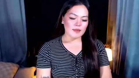 Snapshot of venus_colly chatting on 27, 5, 2026 I am Colly Your mystery girl online show from 27, 5, 2026