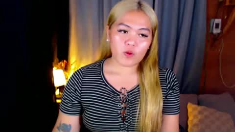 Snapshot of venus_colly chatting on 21, 6, 2026 I am Colly Your mystery girl online show from 21, 6, 2026