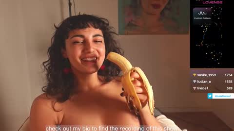 Snapshot of venus_in_jeans chatting on 15, 1, 2025 Bella online show from 15, 1, 2025