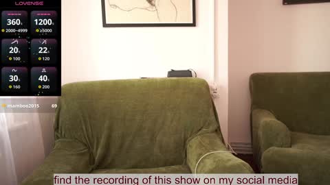 Snapshot of venus_in_jeans chatting on 30, 10, 2025 Bella online show from 30, 10, 2025