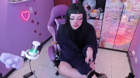     online show from 30, 10, 2025