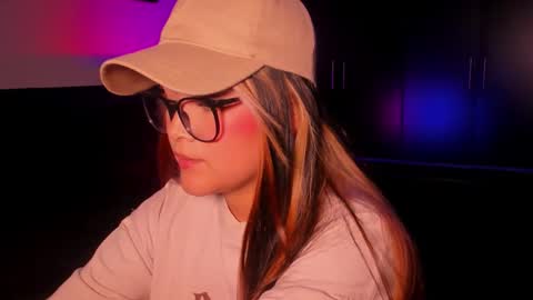 Snapshot of veronicabrown_xxx chatting on 21, 3, 2026 Vero online show from 21, 3, 2026
