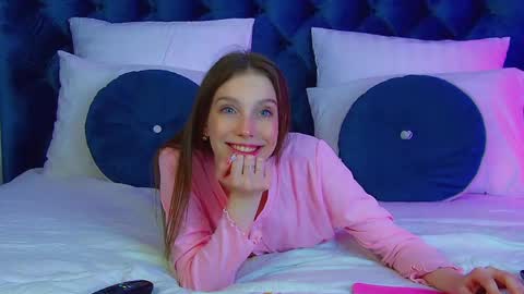 Snapshot of veronicavance chatting on 3, 6, 2026 Veronica online show from 3, 6, 2026
