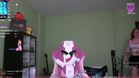 Snapshot of veronikavonk chatting on 13, 11, 2025 Veronika von Kleist online show from 13, 11, 2025