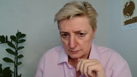 Snapshot of verony_ chatting on 5, 3, 2025 verony_ online show from 5, 3, 2025