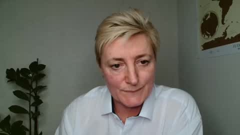 Snapshot of verony_ chatting on 8, 3, 2025 verony_ online show from 8, 3, 2025