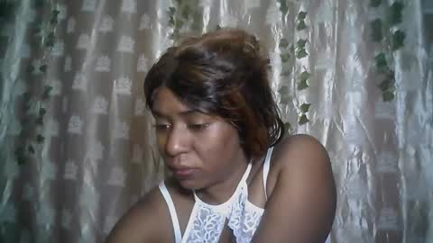 Snapshot of verronique1511 chatting on 18, 5, 2026 verronique1511 online show from 18, 5, 2026