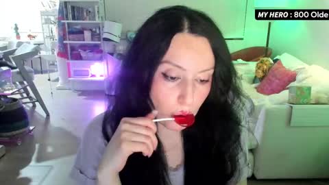 Snapshot of vesafine chatting on 8, 10, 2025 vesafine online show from 8, 10, 2025