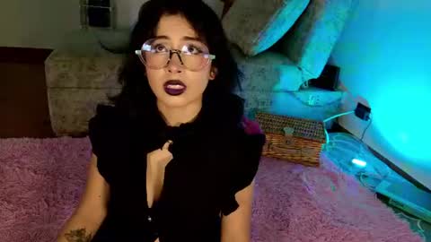 Snapshot of vi_anayaa chatting on 5, 8, 2026 Victoria online show from 5, 8, 2026