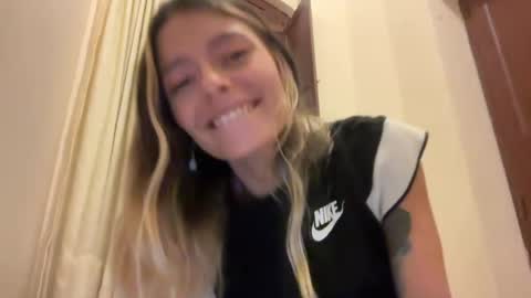 Snapshot of viajemos chatting on 14, 7, 2026 papichulo y mamichula online show from 14, 7, 2026