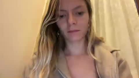 Snapshot of viajemos chatting on 16, 7, 2026 papichulo y mamichula online show from 16, 7, 2026