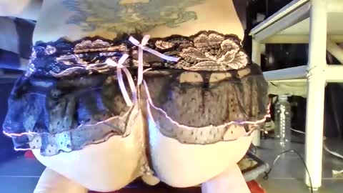 Snapshot of vibranda chatting on 11, 3, 2026 V I B R A N D A online show from 11, 3, 2026