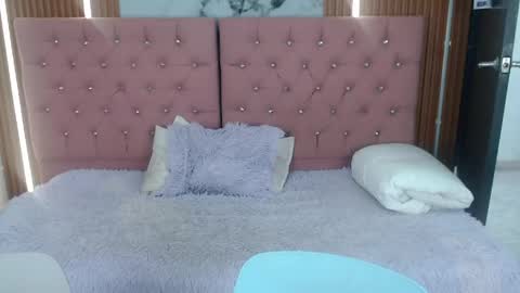 Snapshot of vicky_wel chatting on 20, 5, 2026 Victoria y Danniela online show from 20, 5, 2026