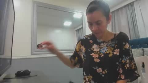 Victoria  grey  online show from 6, 4, 2026