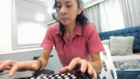 Victoria  grey  online show from 29, 4, 2026