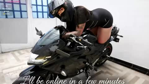 Victoria Collins online show from 8, 4, 2026