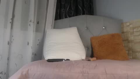 victoria_founta1n online show from 5, 3, 2026