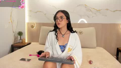 Snapshot of victoria_hokings chatting on 12, 6, 2026 Victoria H online show from 12, 6, 2026