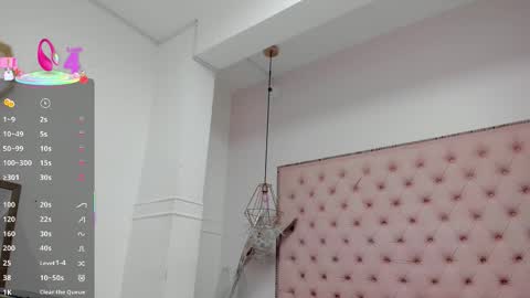Snapshot of victoria_kitt chatting on 18, 11, 2025 victoria_kitt online show from 18, 11, 2025