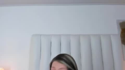 Snapshot of victoria_queen2 chatting on 18, 4, 2026 victoria_queen2 online show from 18, 4, 2026