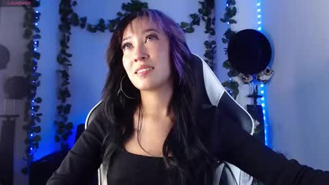 Victoria  online show from 20, 11, 2025