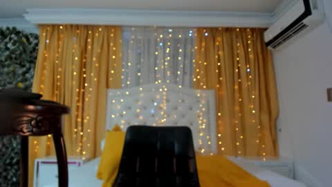 victoria_sweets_ online show from 13, 11, 2025