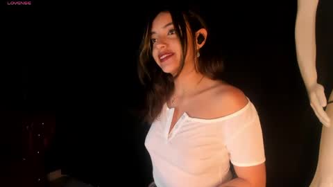 Snapshot of victoriaa2_doll chatting on 22, 4, 2026 victoriaa2_doll online show from 22, 4, 2026